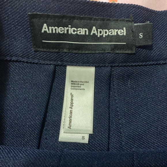 Small navy blue American apparel pleated mini skirt - Picture 2 of 2